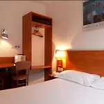 Le 21eme Hotel 2*