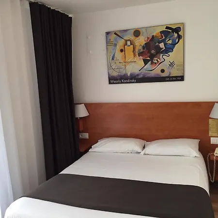Le 21eme Hotel 2*